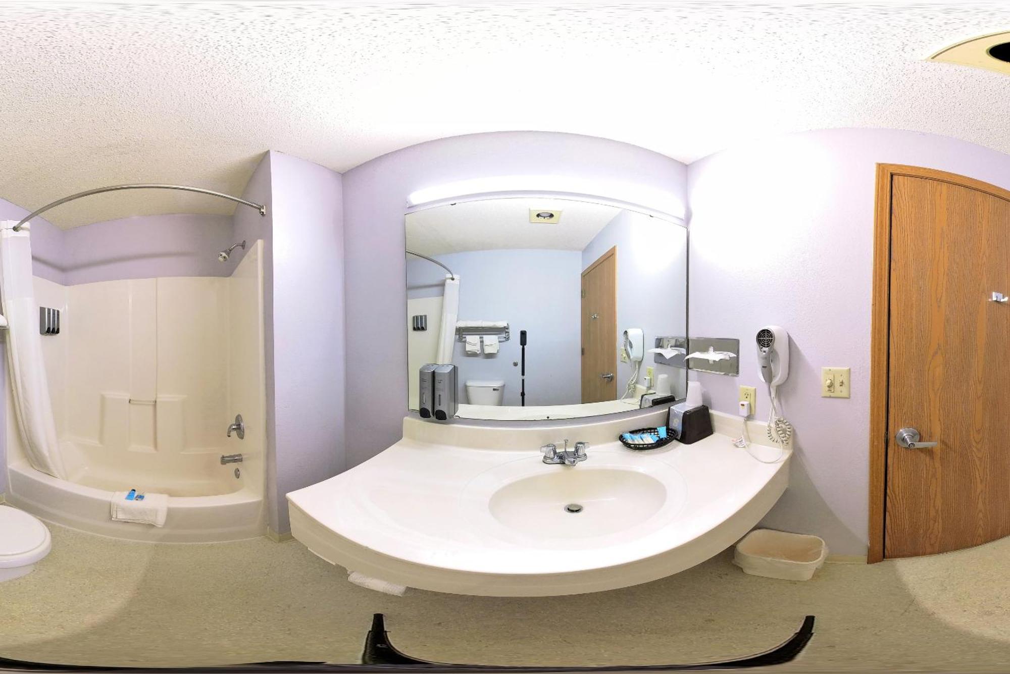Coratel Inn & Suites By Jasper New Richmond מראה חיצוני תמונה